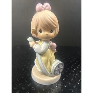 Precious Moments You Oughta Be in Pictures Figurine